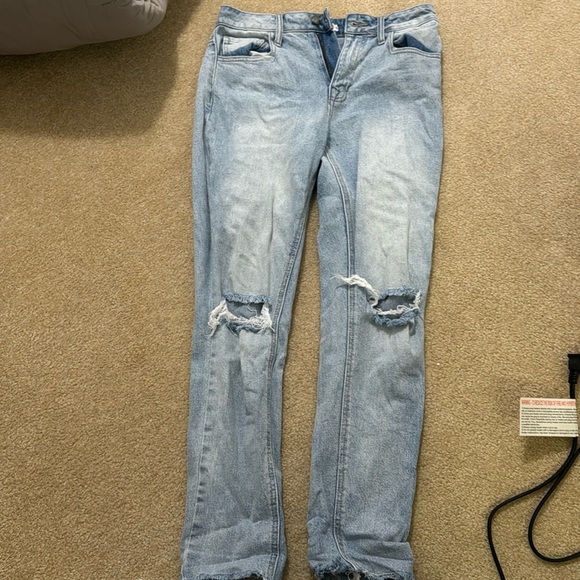 light wash ripped jeans - Picture 1 of 1